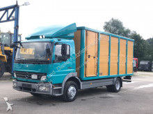 camión remolque para caballos Mercedes