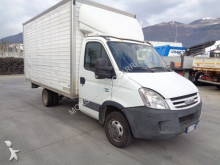 camion furgone Iveco