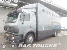 camión remolque para caballos Mercedes