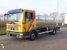 camion portacontainers MAN
