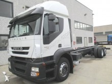 camión chasis Iveco
