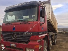 camion benne Mercedes