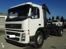 camion polybenne Volvo
