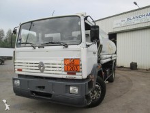 camión cisterna hidrocarburos Renault