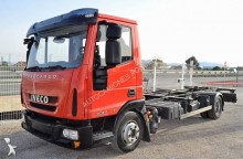camión chasis Iveco