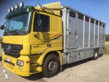 camion van à chevaux Mercedes