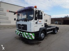 camion portacontainers MAN