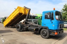 camion MAN 12.232 - HAAKSYSTEEM / AMPLIROL / ROLL-OFF TIPPE