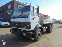 camión volquete Mercedes