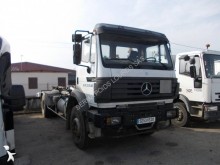 camión chasis Mercedes