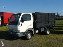 camion ribaltabile Nissan