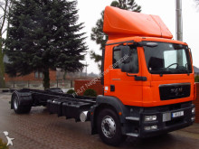 camion châssis MAN