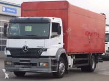 camión caja abierta transporte de bebidas Mercedes