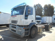 camión chasis Iveco