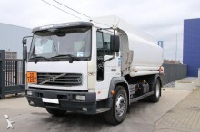 camion Volvo FL6 TANK 14.500L