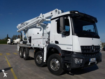 camion béton malaxeur + pompe Mercedes