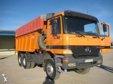 camión volquete escollera Mercedes