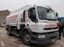 camión cisterna hidrocarburos Renault