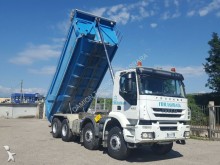 camión volquete Iveco
