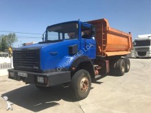 camión volquete Renault