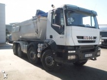 camión volquete escollera Iveco