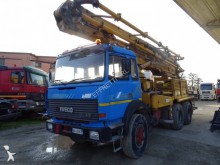camion calcestruzzo pompa per calcestruzzo Iveco