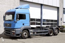 camion portacontainers usato