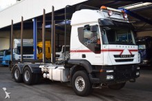 camión chasis Iveco
