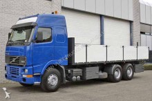 camión caja abierta Volvo