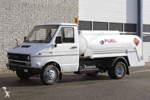 camion cisterna Iveco
