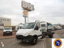 camión chasis Iveco