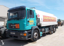 camion cisterna idrocarburi MAN