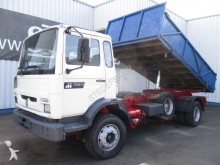 camion tri-benne Renault