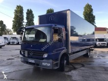 camión furgón caja polyfond Mercedes