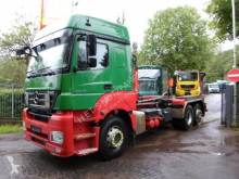 Mercedes skip truck