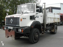 camión volquete trilateral Renault