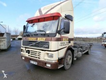 camion porte containers Volvo