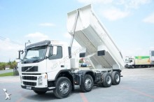 camion ribaltabile Volvo