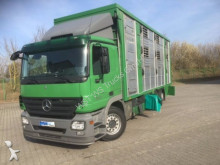 camion van à chevaux Mercedes