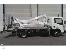 camion nacelle Nissan