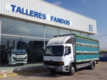 camion bétaillère Mercedes