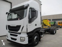 camión chasis Iveco