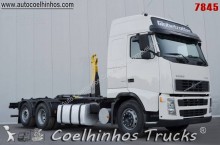camion portacontainers Volvo
