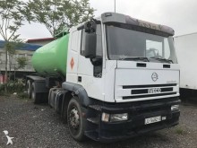 camión cisterna Iveco