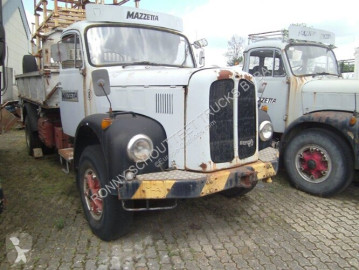 n/a three-way side tipper truck