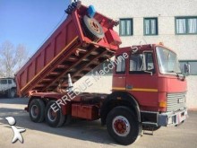 camion tri-benne Iveco