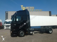 camión chasis Iveco