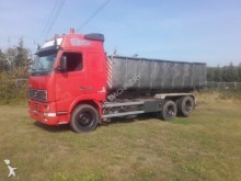 camión portacontenedores Volvo
