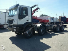 camión chasis Iveco