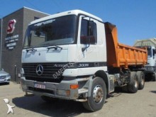 camión volquete Mercedes
